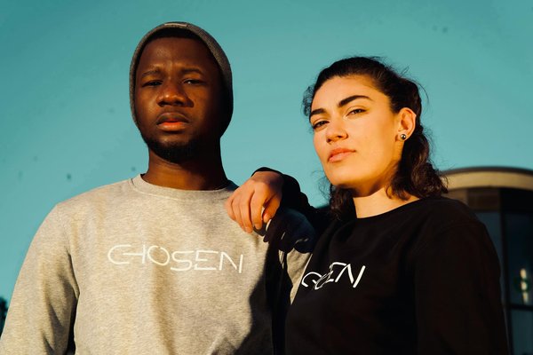 Guía para lucir joyería destacada con elegancia y estilo